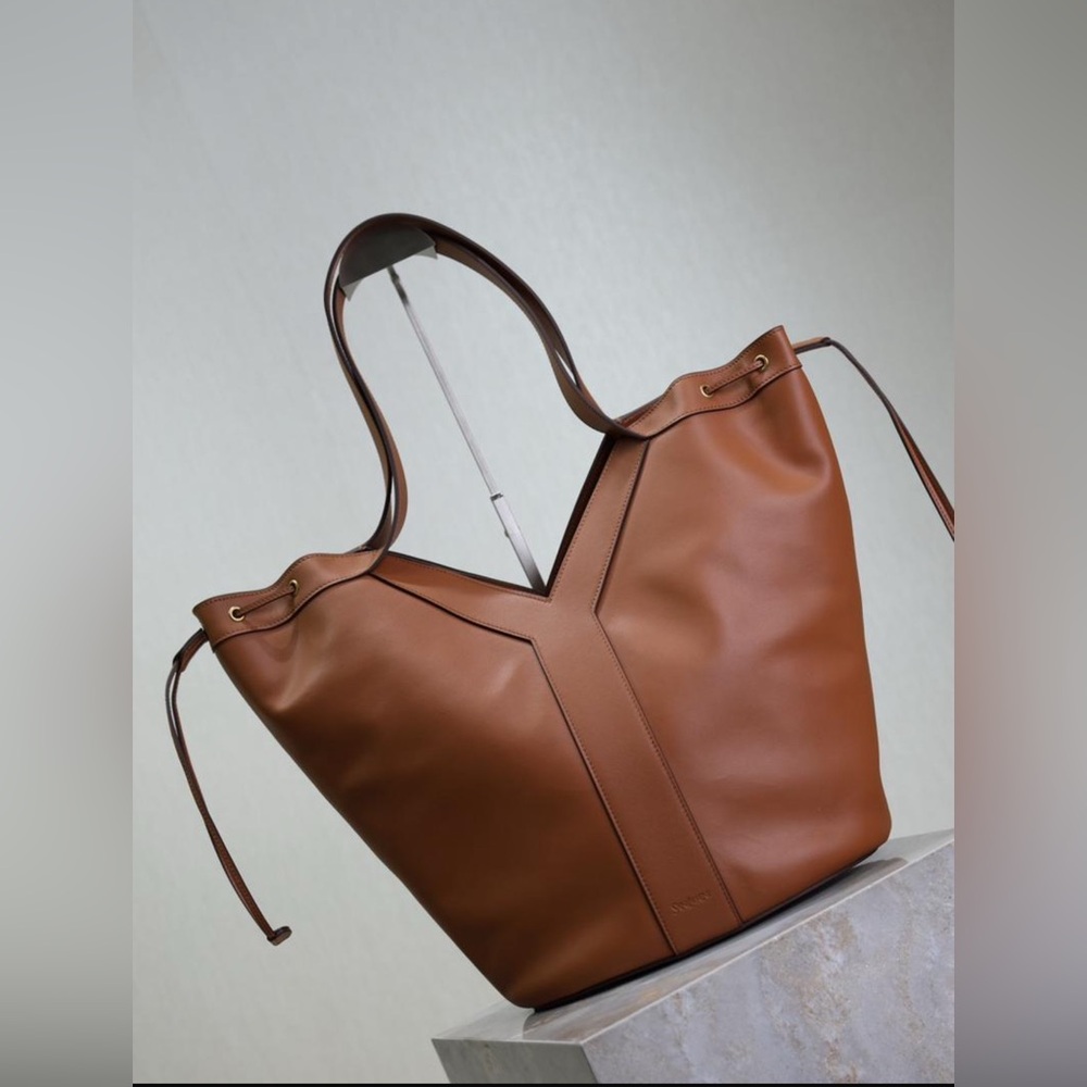 Elegant Brown Y Leather Tote Bag